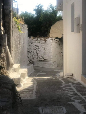 Stone house with independent studio for renovation in Damarionas Naxos