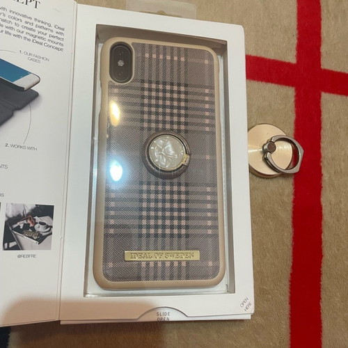 iPhone XS Max case ideal of Sweden plaid used with natural wear