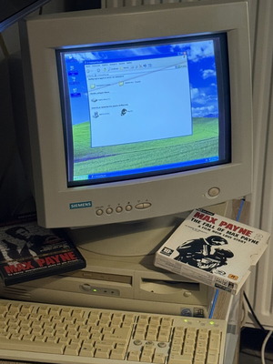 Siemens MCM 15P1 15" CRT Monitor