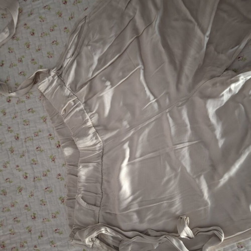 Satin pants like new, semi-fitted, shiny fabric