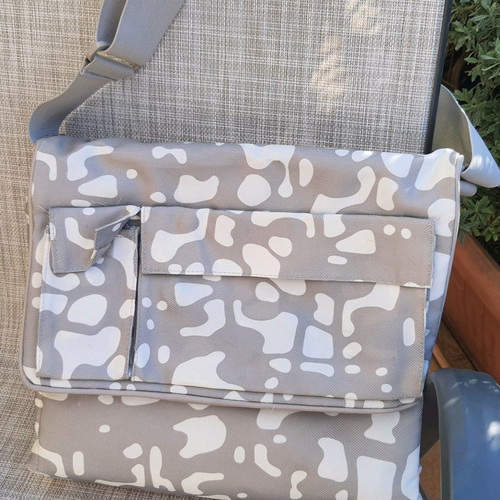 Diaper bag new, convenient for outings