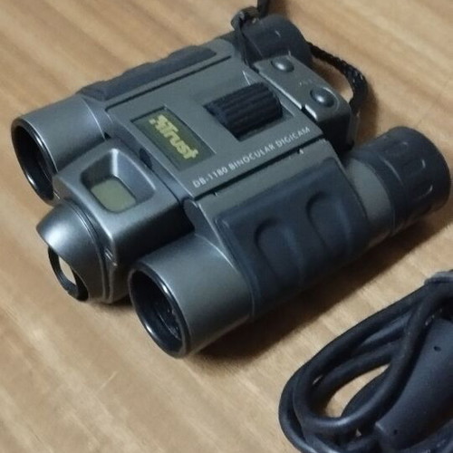 Trust DB-1180 Binocular DigiCam with digital camera