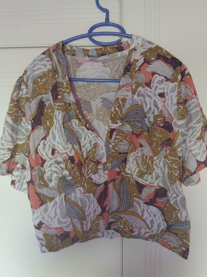 Only Life Cropped Top Large 40 Eco Friendly Floral Design