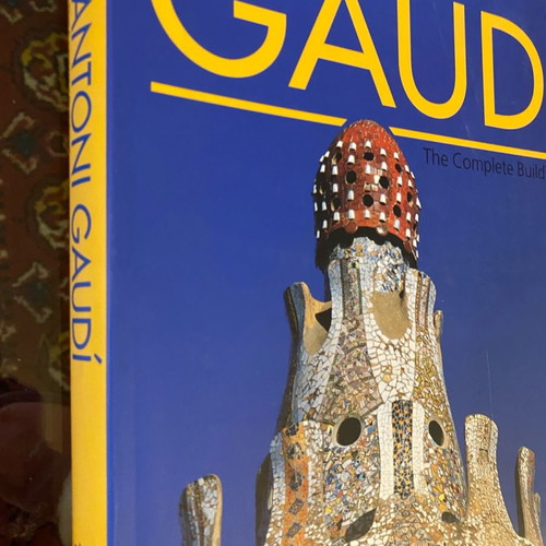 Gaudi book like new, English