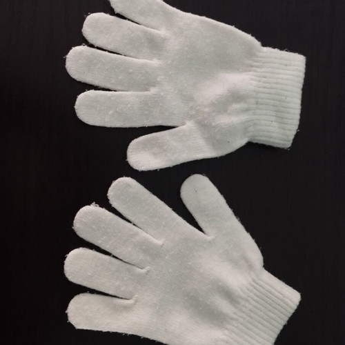 Children's gloves used, white, size 6-10
