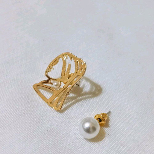 Earrings The Girl with the Pearl Earring new, gold-plated stainless steel
