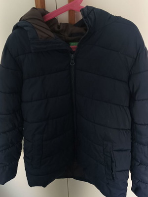 Παιδικό μπουφάν χειμωνιάτικο Benetton M 130cm ηλικία 7-8 μεταχειρισμένο μπλε με γκρι φόδρα και κουκούλα