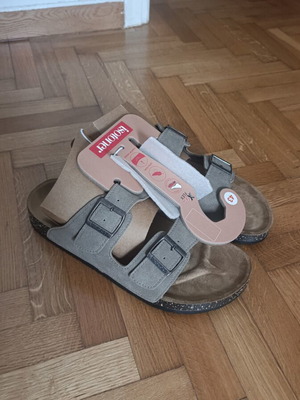 Isotoner sandals size 43, grey