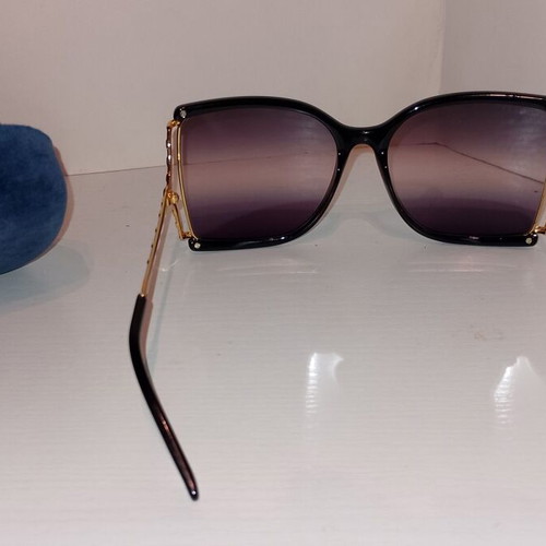 Gucci GG0592S 002 Women's Sunglasses like new