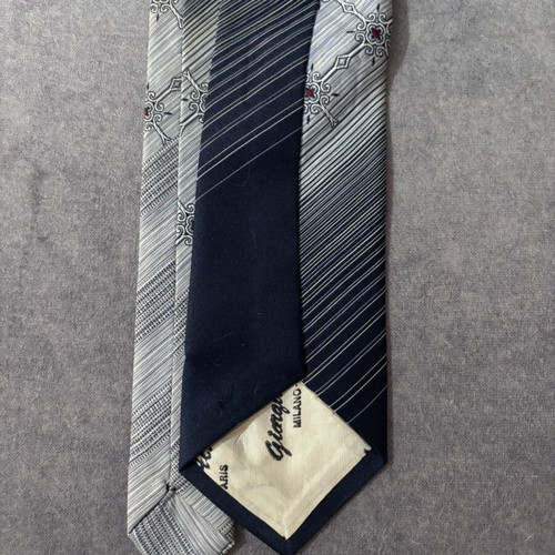 Silk tie like new