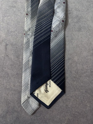 Silk tie like new
