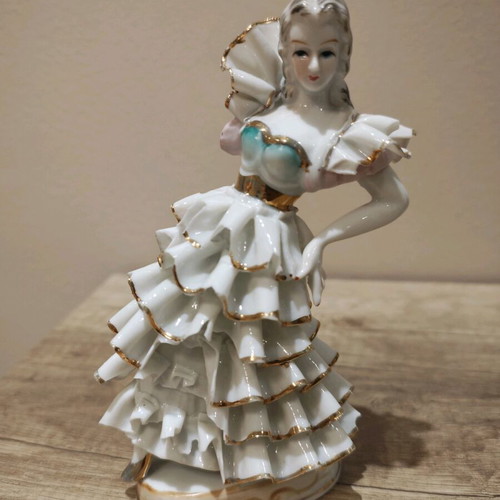 Figurine old used with six breaks