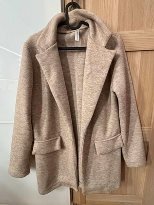 Coat beige size L 40 12 like new