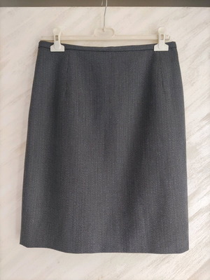 Wool skirt gray new, pencil style, size medium