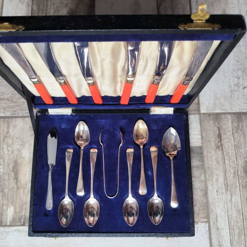 E.P.N.S. vintage silver-plated spoon and knife set new, Victorian style, 1932