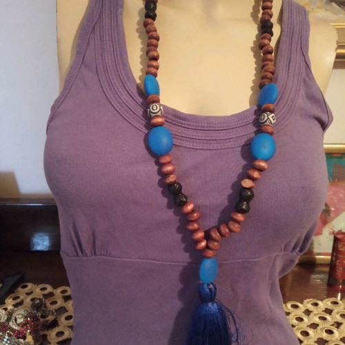 Wooden necklace with tassel