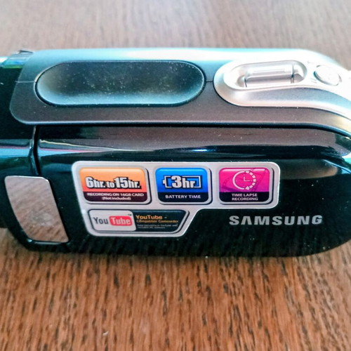 Samsung SMX-F30 retro camera like new