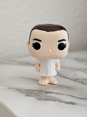 Eleven Kinder Joy Stranger Things figure new