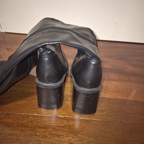 Tall black boots below the knee size 38