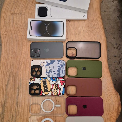 iPhone 14 Pro και Apple Watch Series 9 45mm σαν καινούργιο, μαύρο, 128GB