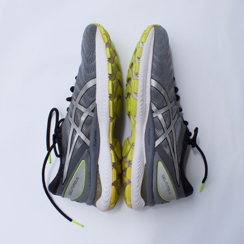 Asics Gel Nimbus 22 Lite Show running shoes size 42 like new, grey