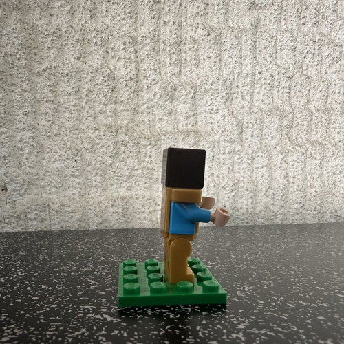 Lego Minecraft Steve Light Nougat Pearl Gold figure like new
