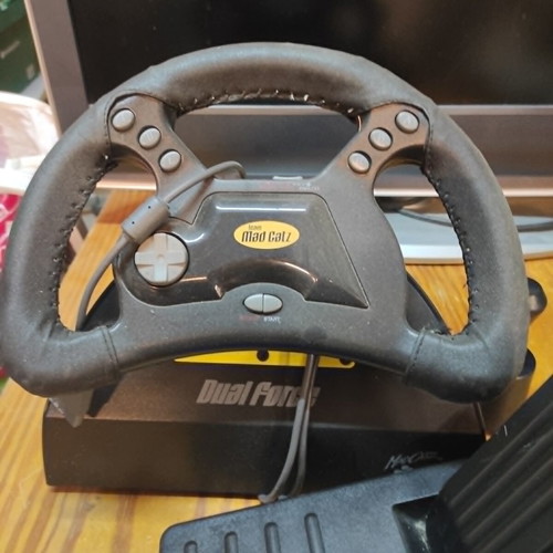 Mad Catz Dual Force Racing Wheel like new for PlayStation 2 with pedals