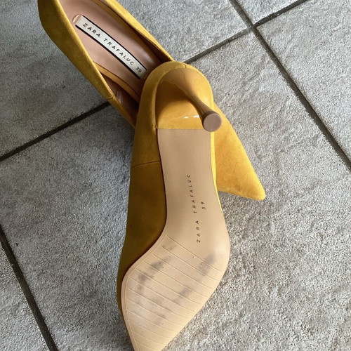 Zara suede pumps like new, yellow, size 39
