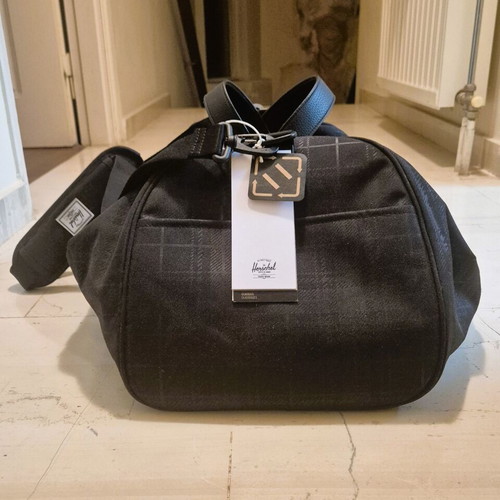 Herschel Novel Carry On Duffle Raven Crosshatch Travel Bag new, black