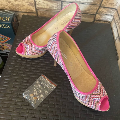 Migato sandal size 37 pink multicolor like new