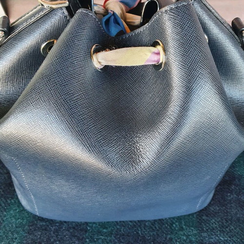 Michael Kors bucket bag used, black and blue