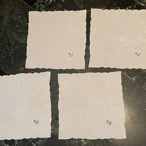 Vintage embroidered napkins clothespins set of 4