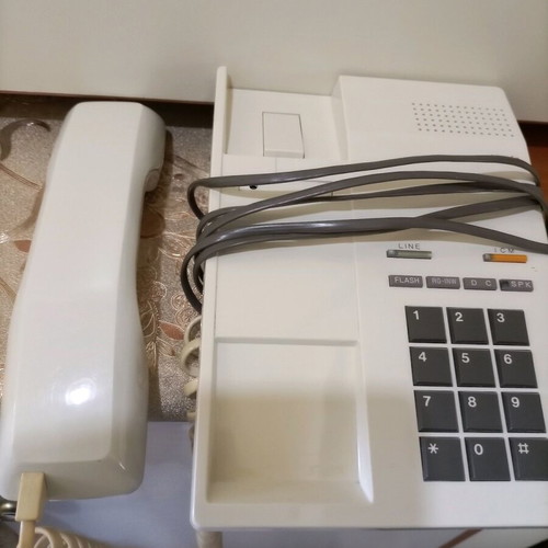 Phones used, pack of 4, Nitsuko and Siemens