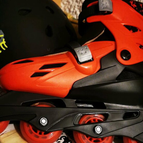 Roller skates size 35 to 38 with helmet like new