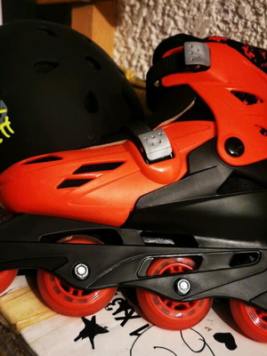 Roller skates size 35 to 38 with helmet like new