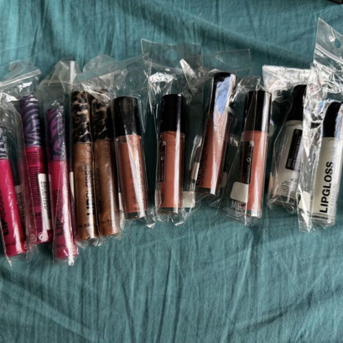 Lip gloss, new