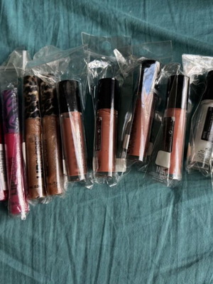 Lip gloss, new