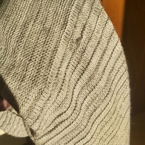Turtleneck sweater like new, size large by Simple