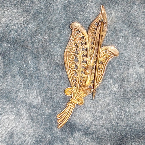 Silver brooch used, old with clasp damage
