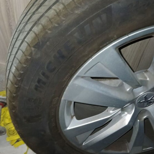 Peugeot 3008 17-inch alloy wheels with tires, 22000 km