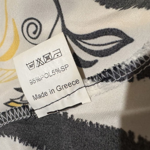 Mat Fashion top with lace and black-yellow print like new