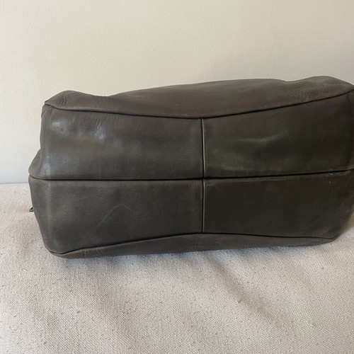 Bottega Veneta Vintage Large Leather Tote Bag used, shoulder style