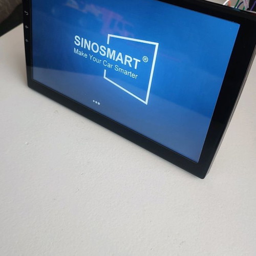 Sinosmart Multimedia 10.1" used with screen protection