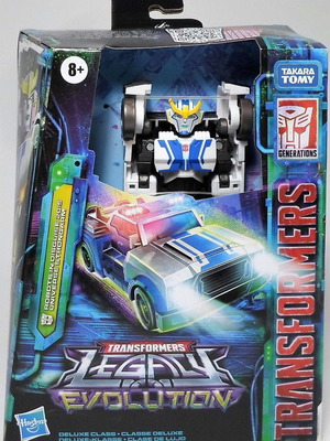 Transformers Legacy Evolution Strongarm Deluxe Class Robot new, MIB sealed