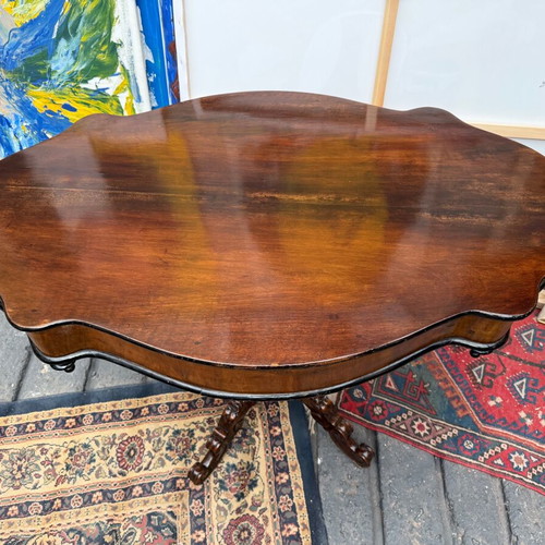 Oval antique table used, from 1920