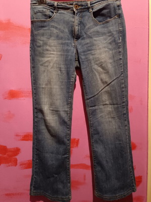C&A bootcutleg jeans size L, like new, blue, 42 cm waist with darts
