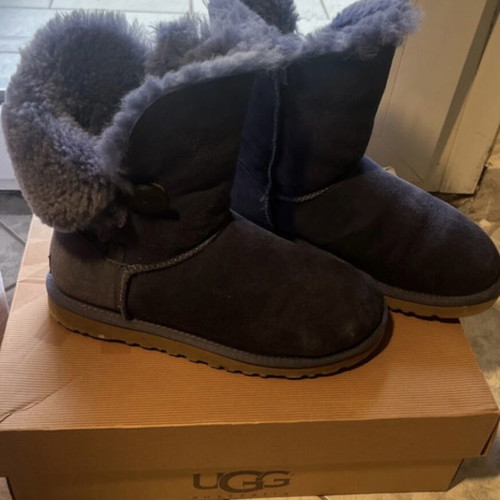 Ugg boots like new, leather, size 37, purple