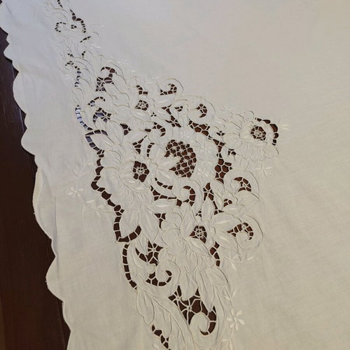 Cutwork handmade sheet like new 220x265