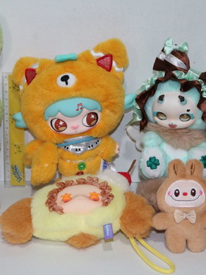Плюшени играчки като нови, аниме фигури и ключодържатели