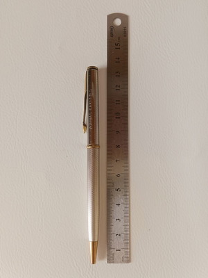Parker ballpoint pen with ciselé embossed design